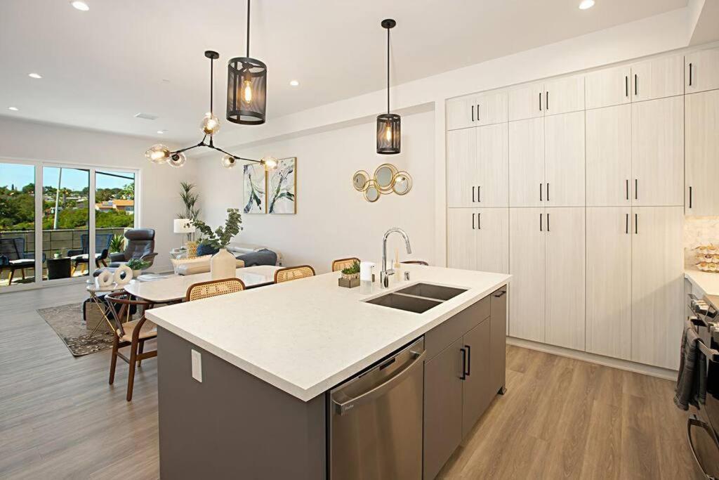 Apartment Luxury New With Private Rooftop, Downtown In Minutes San Diego