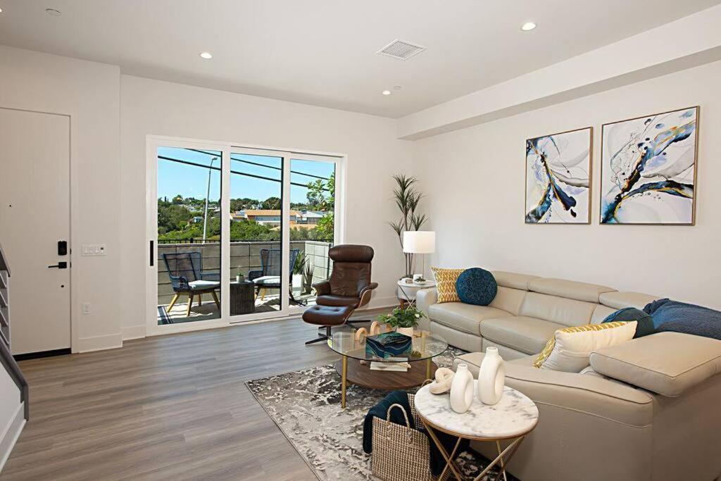 Luxury New With Private Rooftop, Downtown In Minutes Apartment *