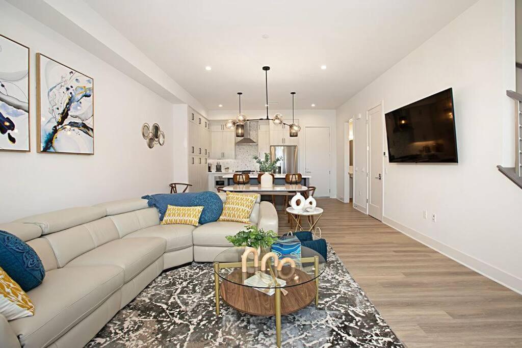 Luxury New With Private Rooftop, Downtown In Minutes Apartment
